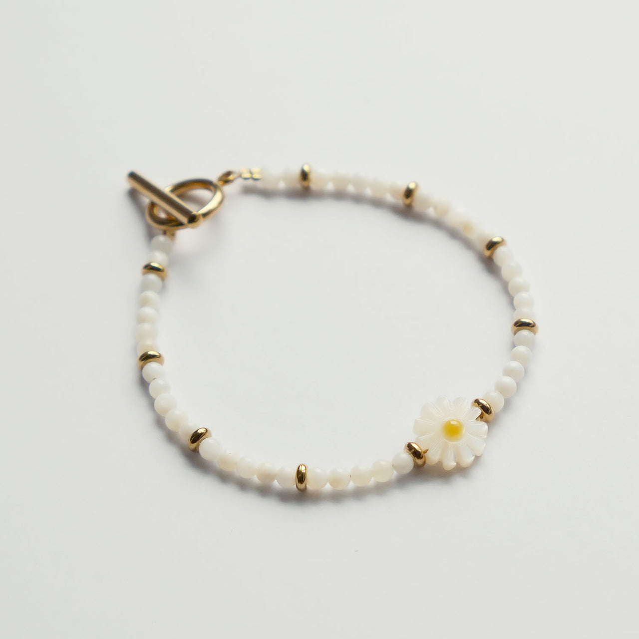 Daisy White Beads Bracelet