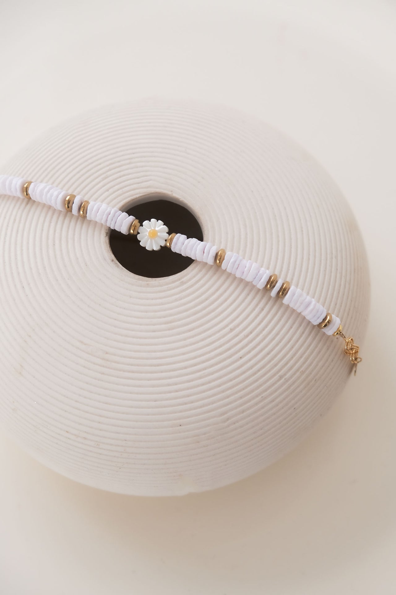 Daisy Lilac Shell Bracelet