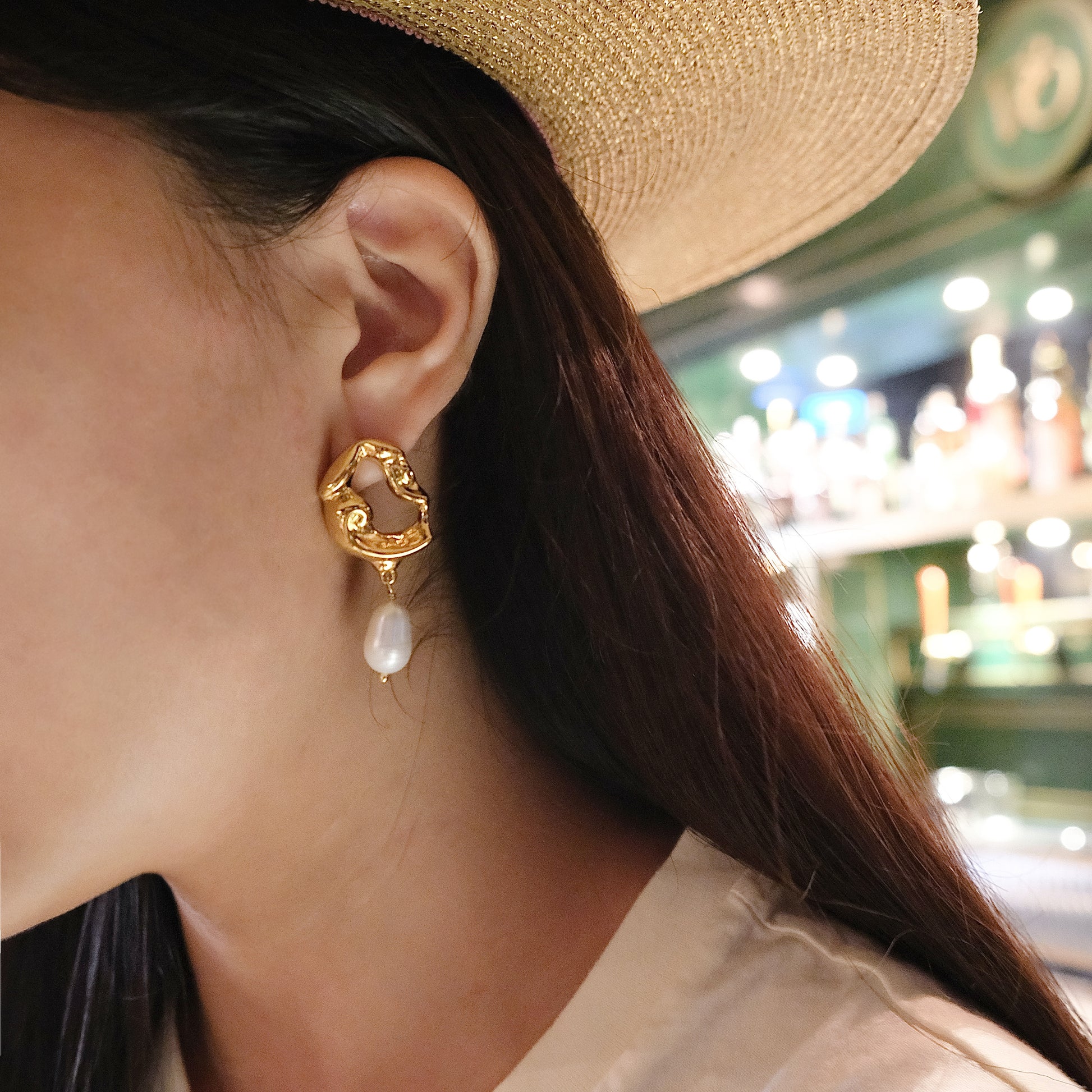 Abstract Gold Pearl Earrings - AELV.CO