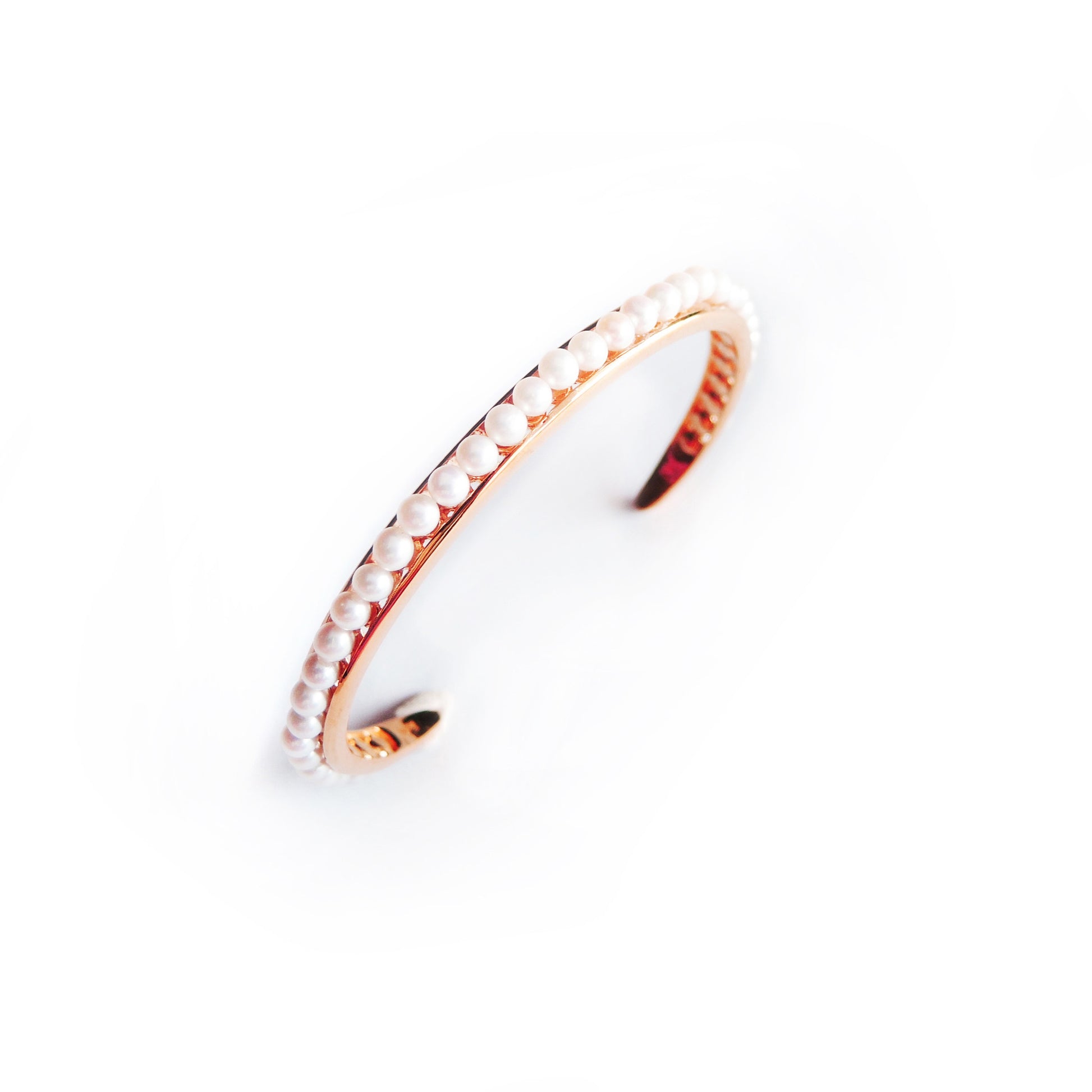 Pearls Bangle - Chainless Brain