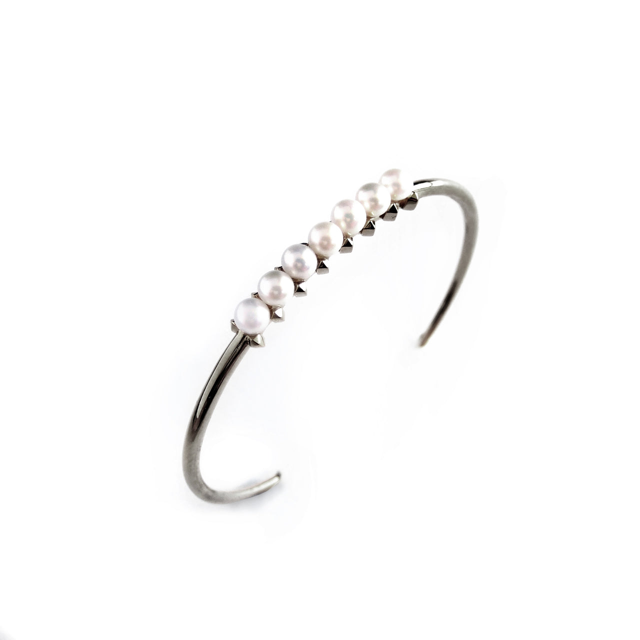 Pearls Studs Cuff - Chainless Brain