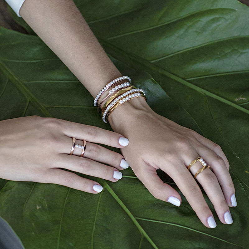 Pearls Bar Ring - Chainless Brain