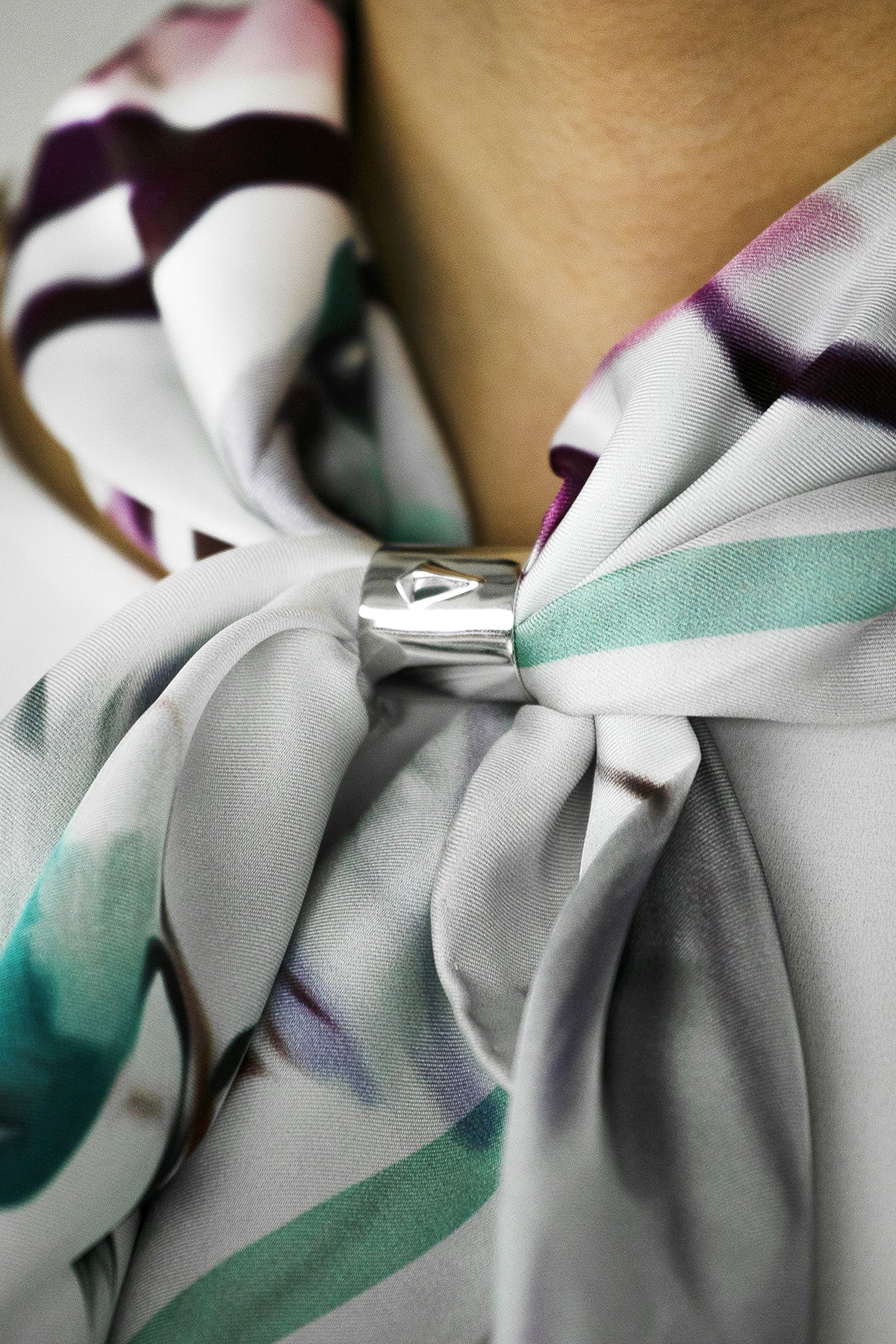 Chirping Birds Scarf - Chainless Brain