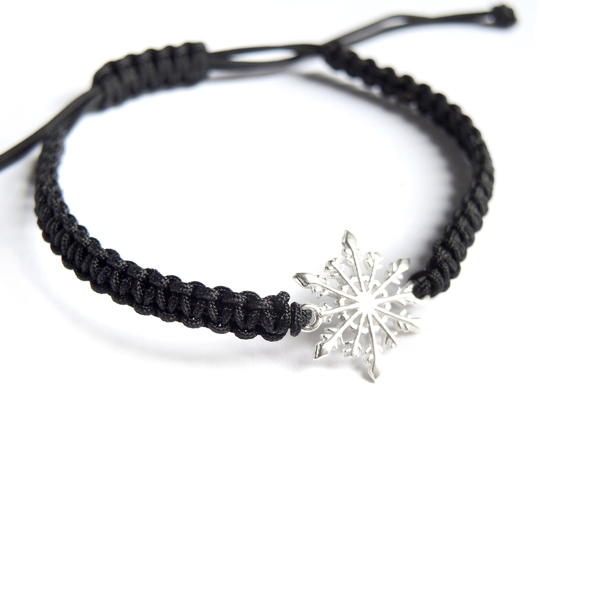 Snowflake Macrame Bracelet - Chainless Brain