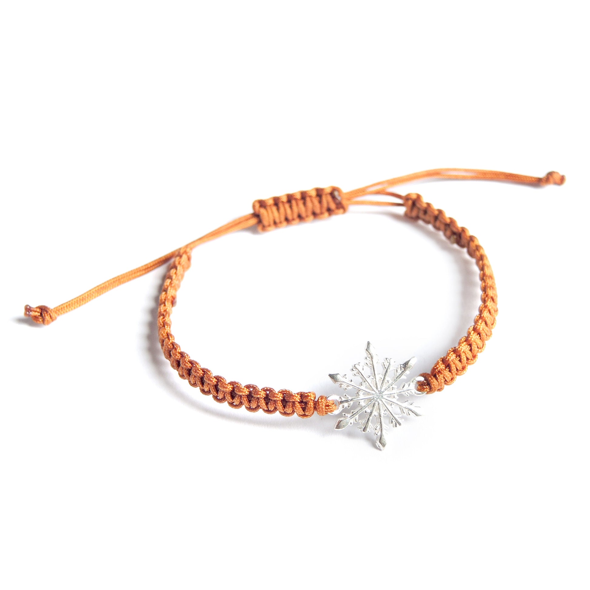 Snowflake Macrame Bracelet - Chainless Brain