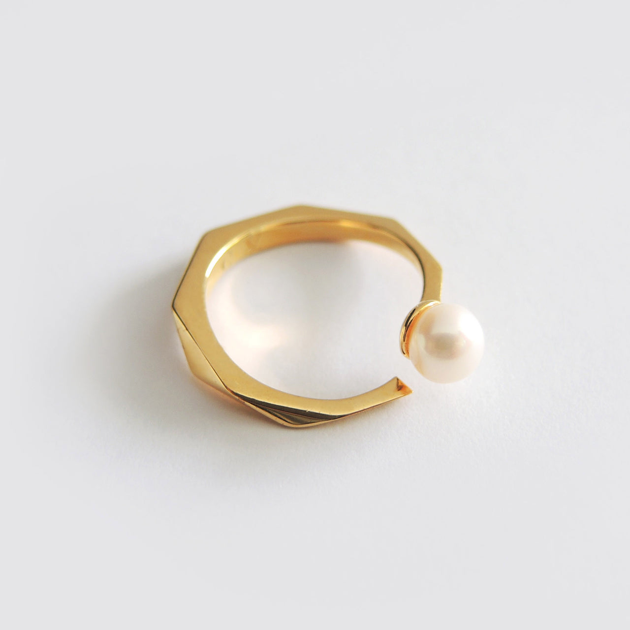 Pearl Facet Ring (Yellow Gold) - Chainless Brain