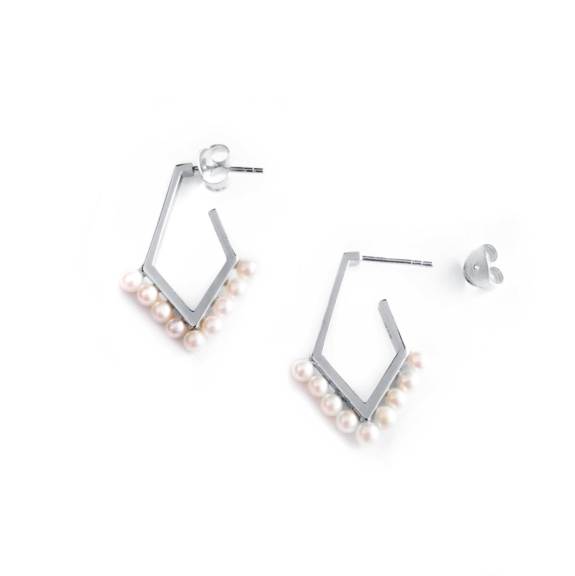 Pearls Earrings - Chainless Brain