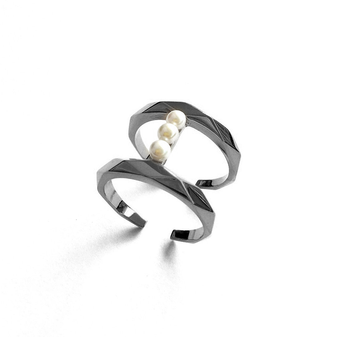 Pearls Bar Ring - Chainless Brain