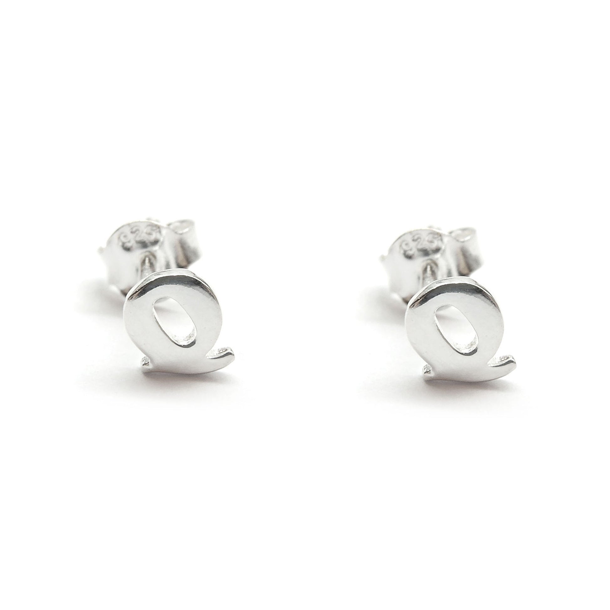 Alphabet Earrings A - Z - Chainless Brain