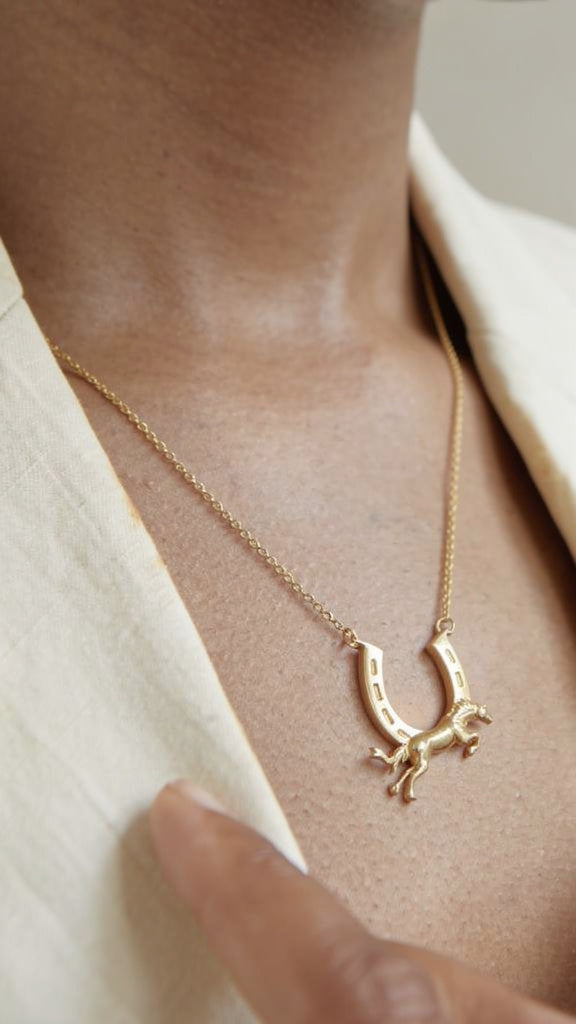 Horseshoe Pendant (Gold) - AELV.CO
