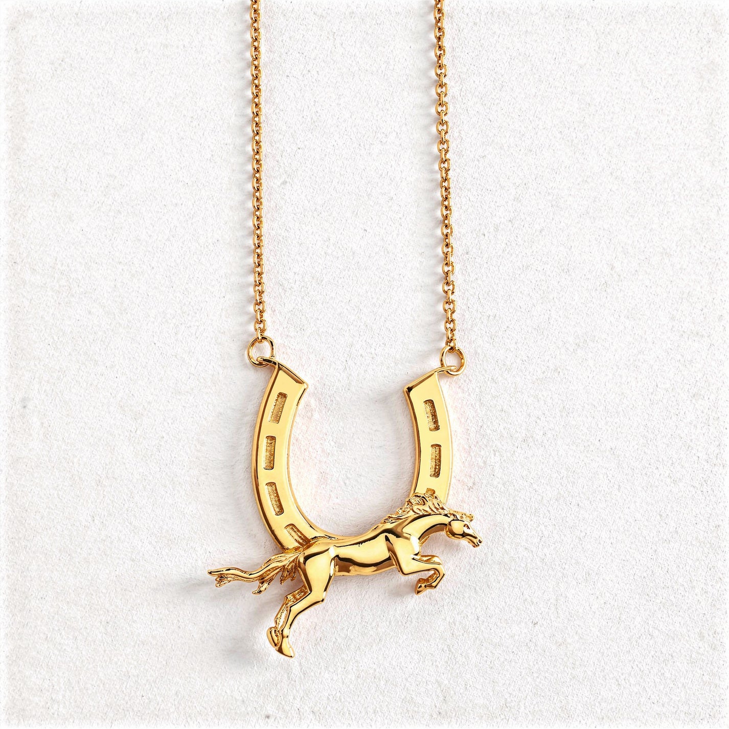Horseshoe Pendant (Gold) - AELV.CO