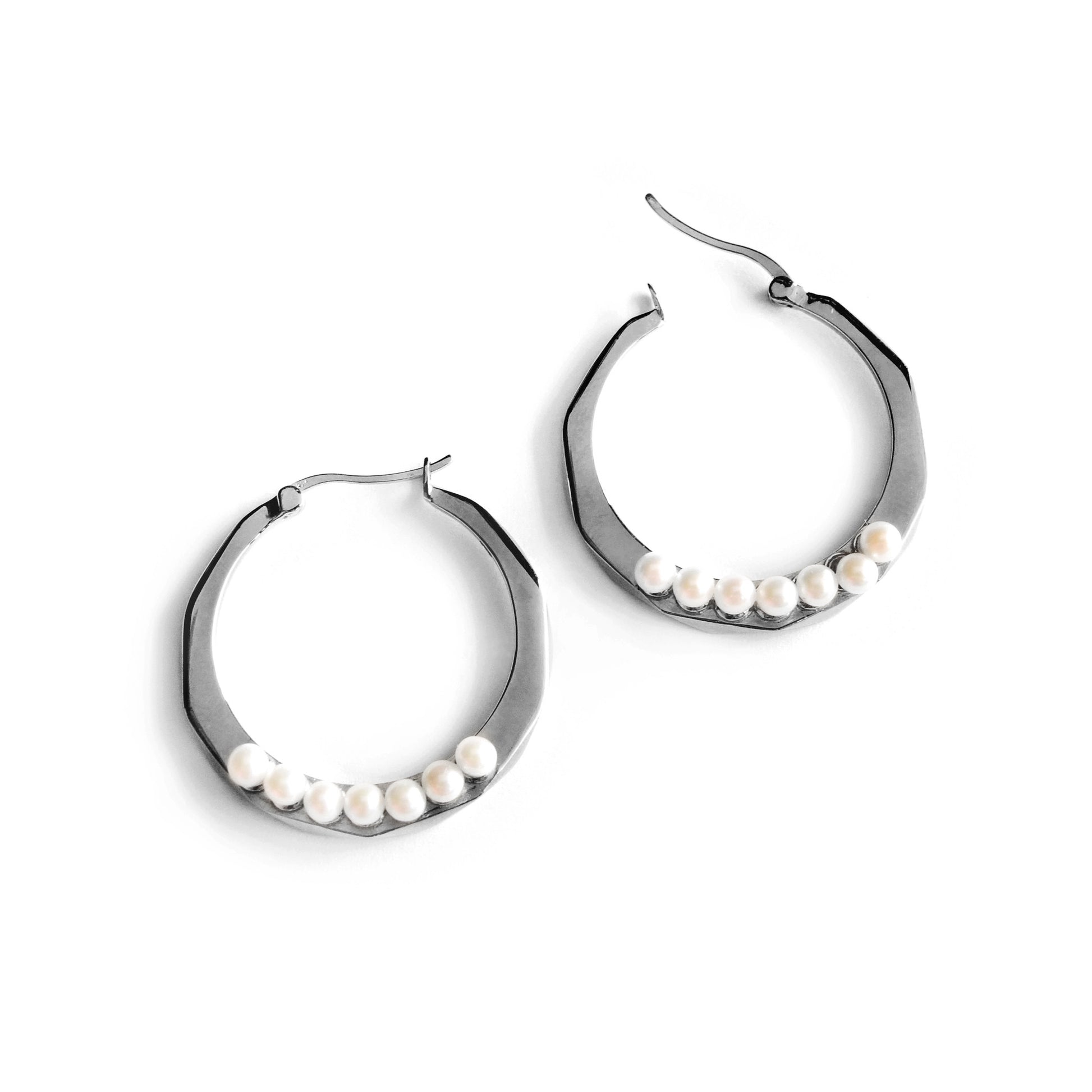 Pearls Facets Hoop Earrings - Chainless Brain