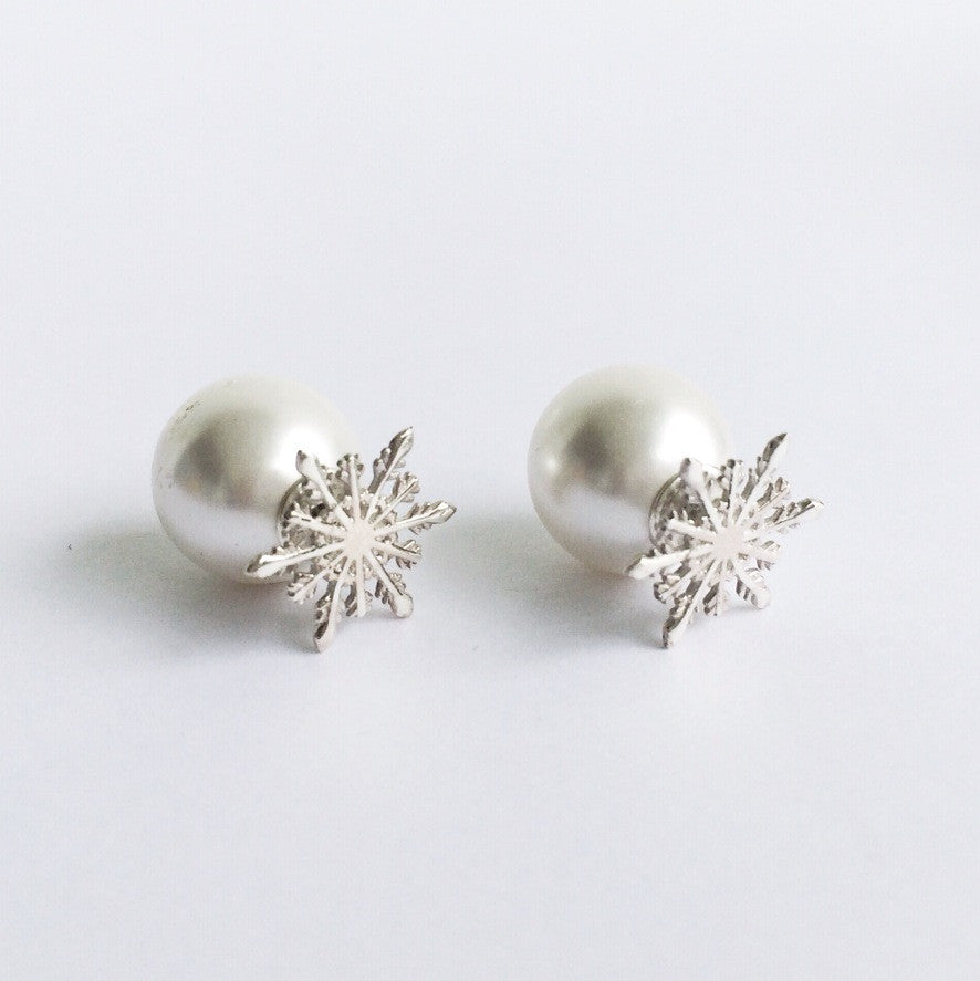 Snowflake Earrings (Pearl) - Chainless Brain